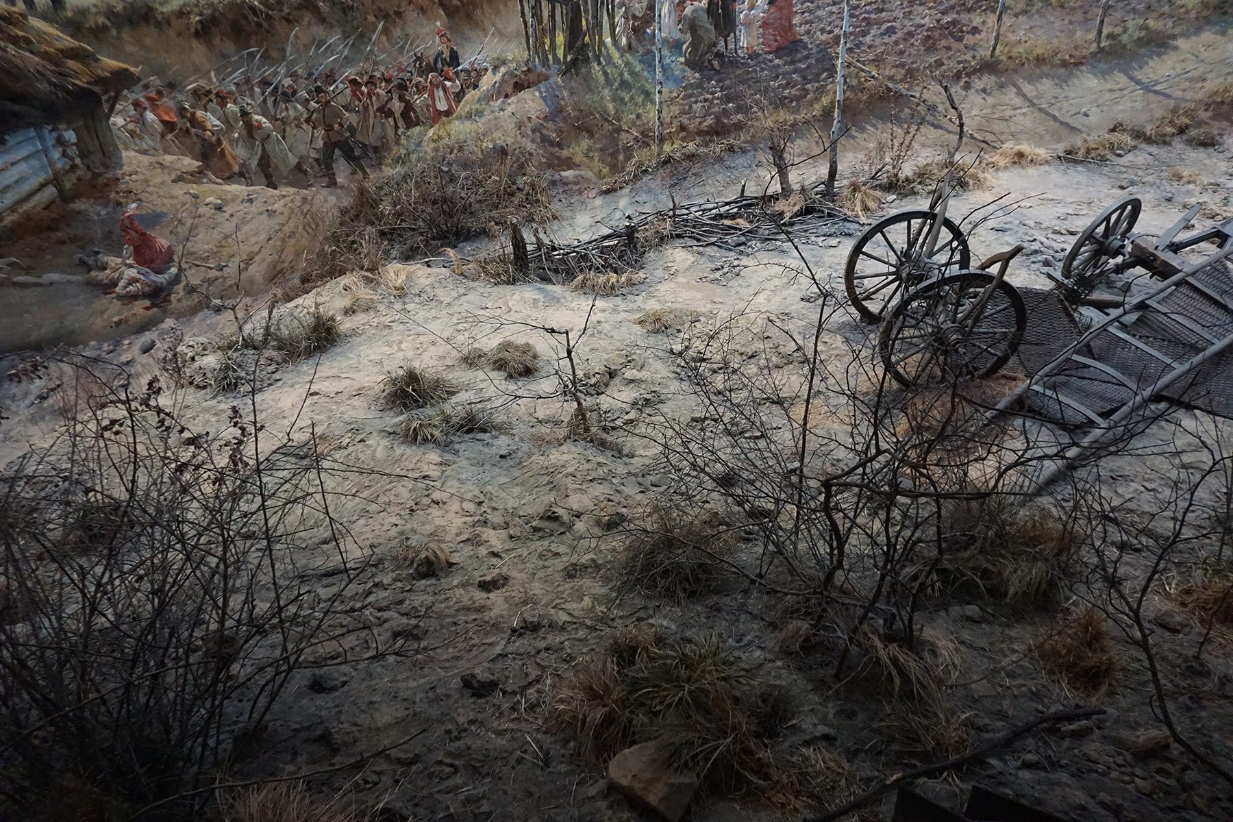 手前には本物の木や小物が置いてあり、現実と絵画の境目があいまい