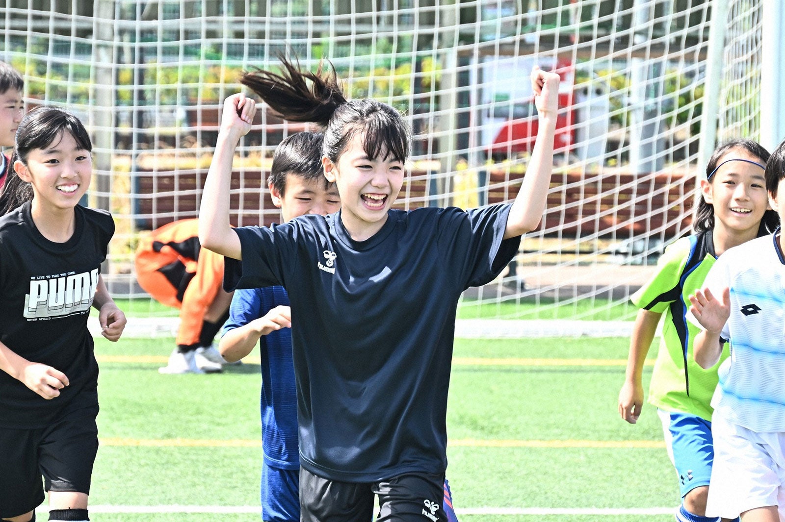 （中央）稲垣来泉／「オールドルーキー」第3話より（C）TBS