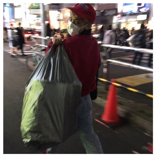 ショッピング中のりゅうちぇる／ぺこ公式ブログ（Ameba）より