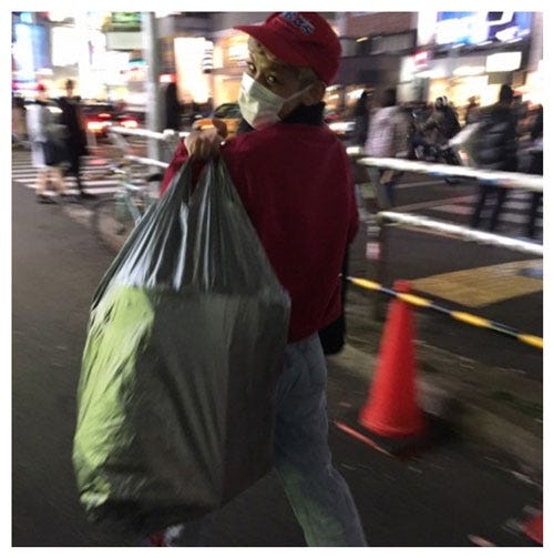 ショッピング中のりゅうちぇる/ぺこ公式ブログ(Ameba)より