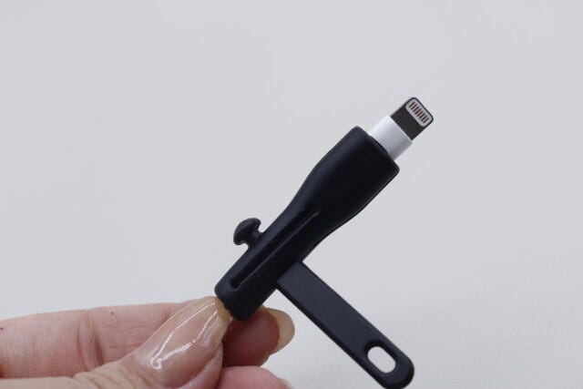セリア　スマホケーブルカバークリップ　使用感