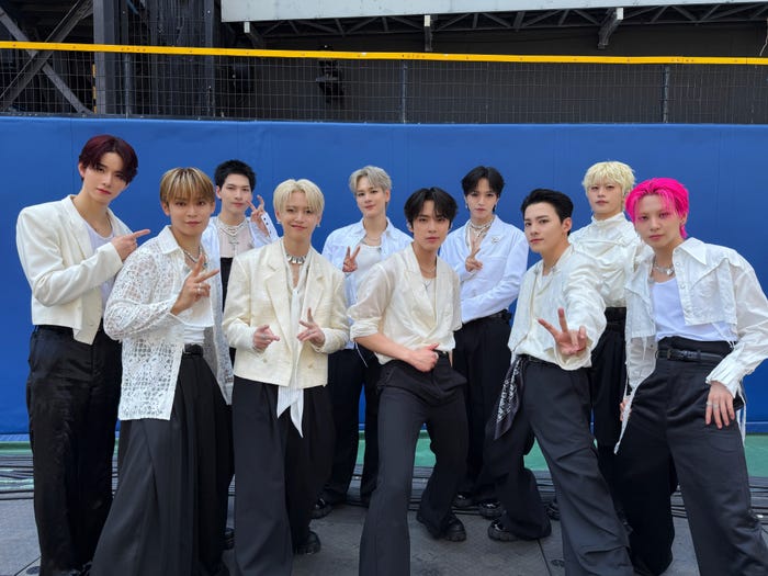 JO1(C)LAPONE ENTERTAINMENT