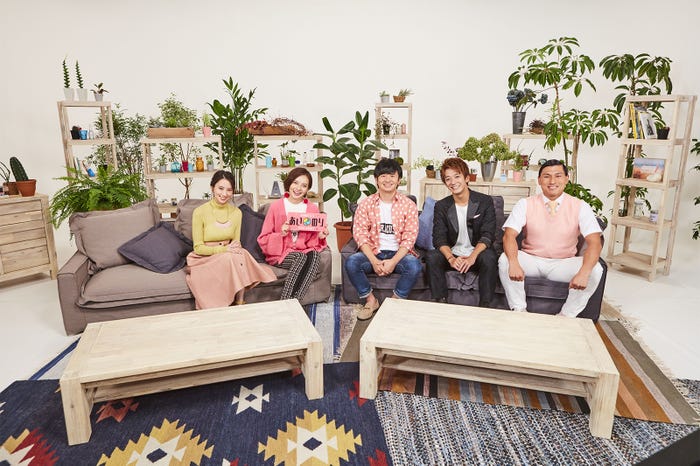 (左から)河北麻友子、ベッキー、若林正恭、大倉士門、春日俊彰(C)フジテレビ