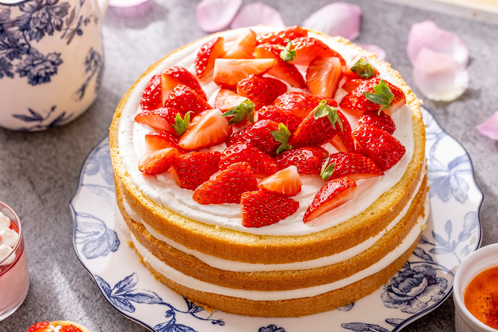 新春グローバルビュッフェ／ベリー！ベリー！ストロベリースイーツフェア（提供画像）