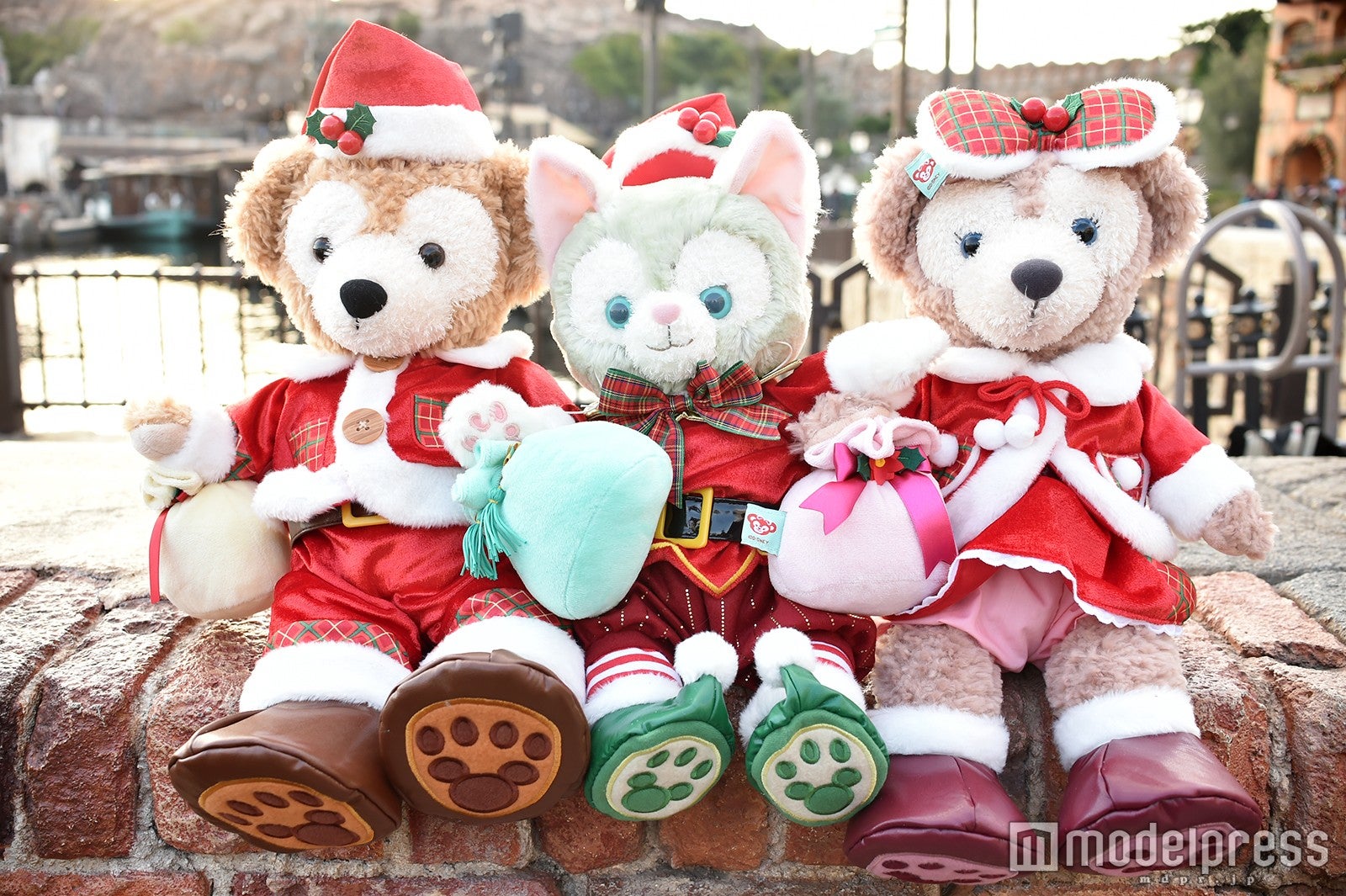 コスチュームセット各¥4800（※ぬいぐるみ（S）は別売り）／（C）モデルプレス