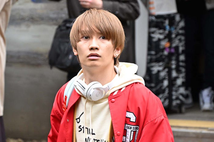 藤原丈一郎「ペンディングトレイン―8時23分、明日 君と」第1話より(C)TBS