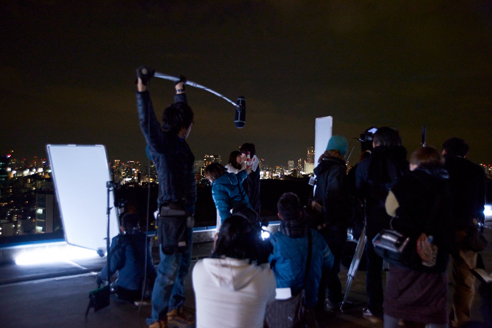 （中央）白石麻衣、本郷奏多／映画『闇金ウシジマくん3』撮影メイキングショット