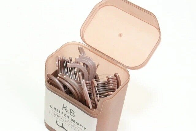 セリアのデンタルフロスピック セリアのデンタルフロスピック