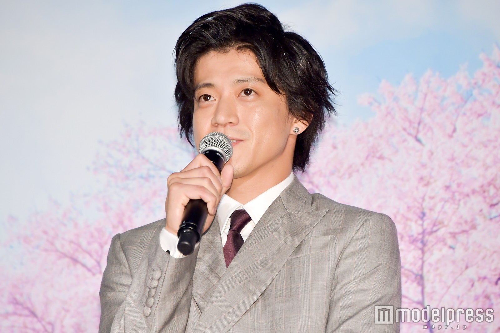小栗旬、ヒーロー役増え本音「こうじゃないのにな僕は」