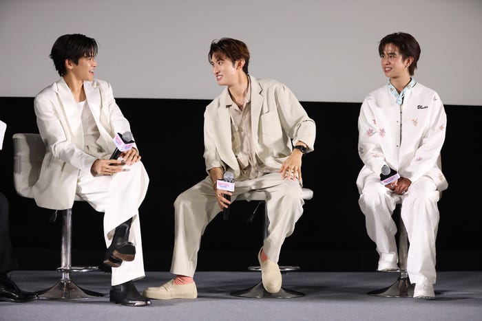 マーチ=チュターウット・パッタラガムポン、向井康二、フルーク=ナタット・シリポントーン、(C)datinggame2025