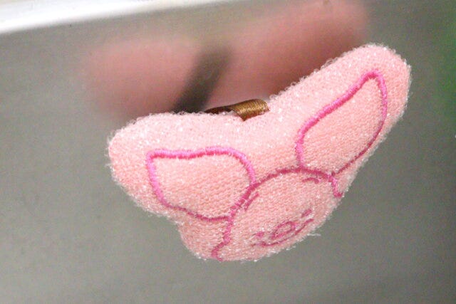 やわらかスポンジホルダー（粘着タイプ）　使用例