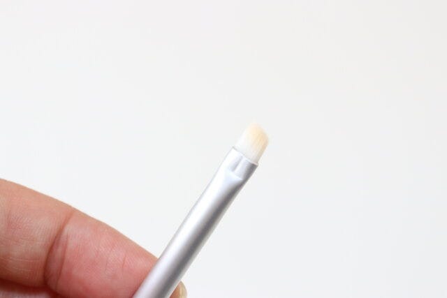 ダイソー　メイクブラシセット（Bタイプ、4本、ミラー付）　アイメイクブラシ