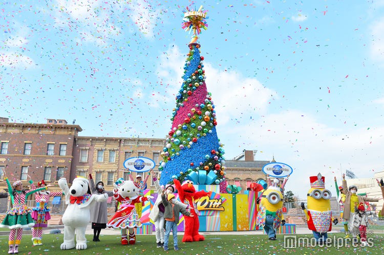Usj 周年の特別なクリスマス初公開 2年ぶりツリーは限定 虹色 モデルプレス Usj 周年の特別なクリスマス初公開 2年ぶりツリーは限定 虹色 モデルプレス