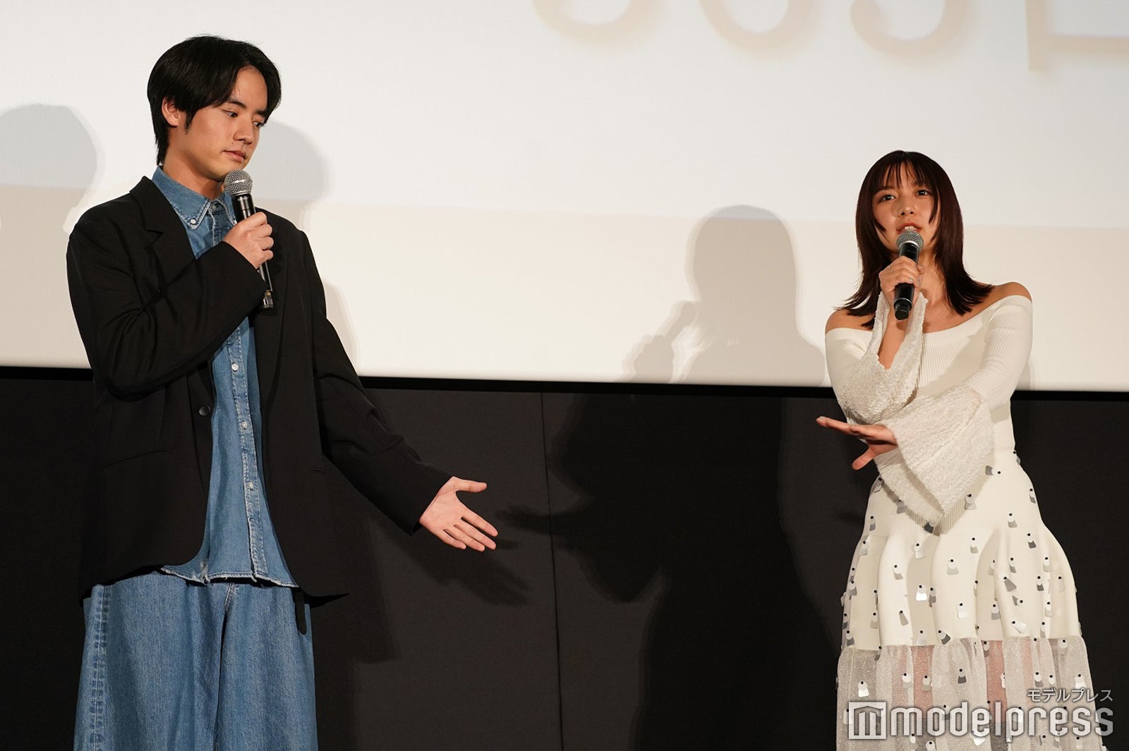 赤楚衛二、上白石萌歌（C）モデルプレス