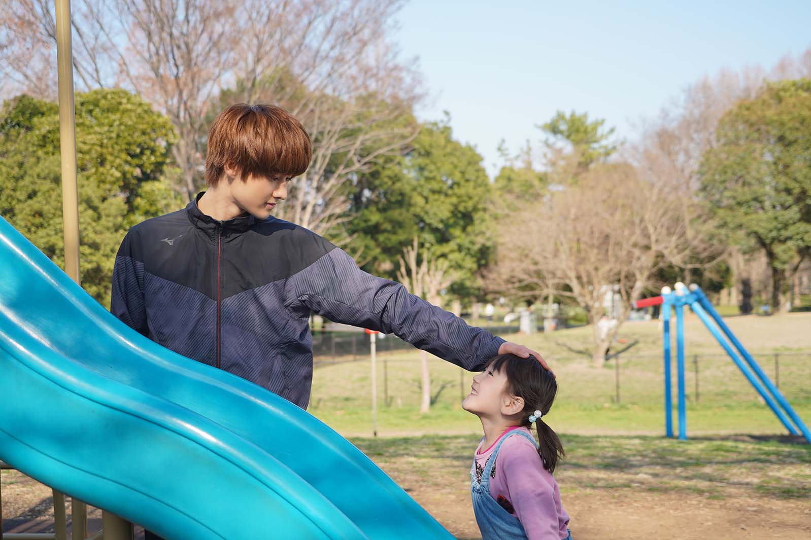 藤岡真威人、白浜優凪「クールドジ男子」第5話より（C）那多ここね／SQUARE ENIX・ドラマ「クールドジ男子」製作委員会