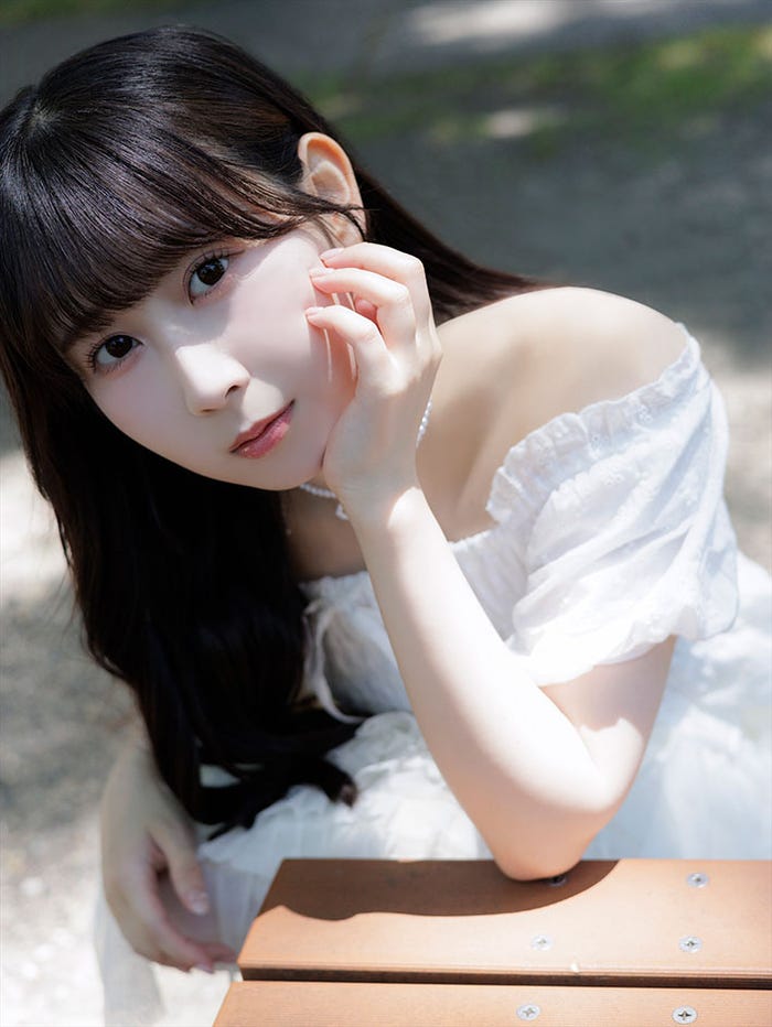 井上瑠夏(C)『日経エンタテインメント!SKE48 8期生 フォトブック〜約束。〜』(日経BP)撮影/青山裕企