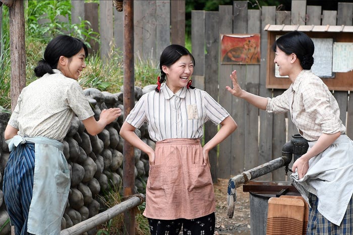 松本穂香、伊藤沙莉、土村芳/「この世界の片隅に」第6話より(C)TBS