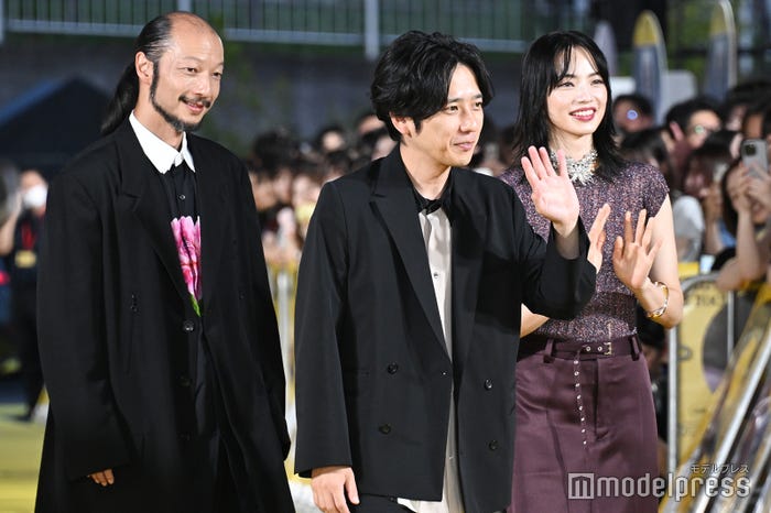 河内大和、二宮和也、小松菜奈(C)モデルプレス