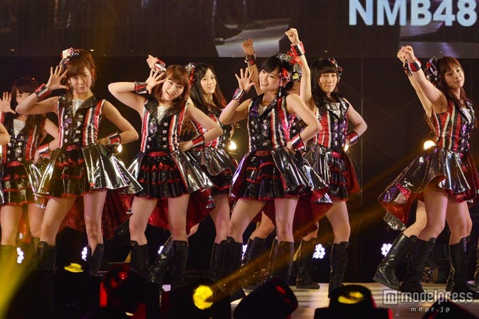 ヒット曲「僕らのユリイカ」などを披露したNMB48