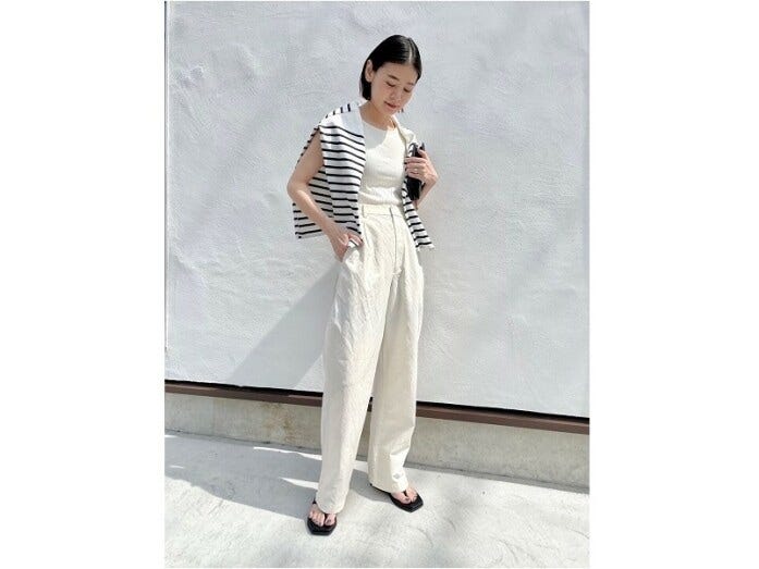 首元が詰まっていて一枚でもすっきり着られるのが嬉しいポイント　出典：StyleHint