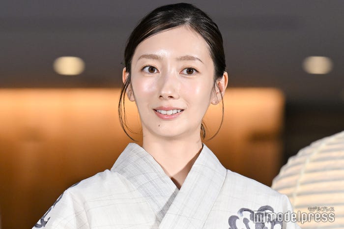 波瑠(C)モデルプレス