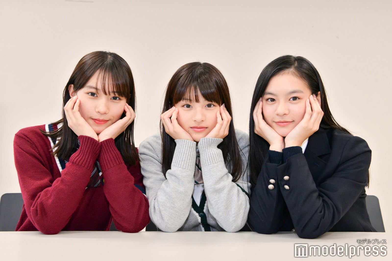 （左から）南沙良、出口夏希、永瀬莉子 （C）モデルプレス