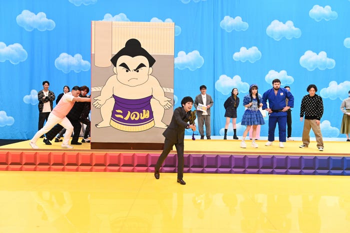 「クイズ 多い方が勝ち 年末!人気者大集合SP」より(C)日本テレビ