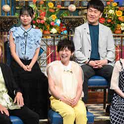 （上段左から）本望あやか、土田晃之（下段左から）古谷徹、小林由美子、伊駒ゆりえ（C）日本テレビ