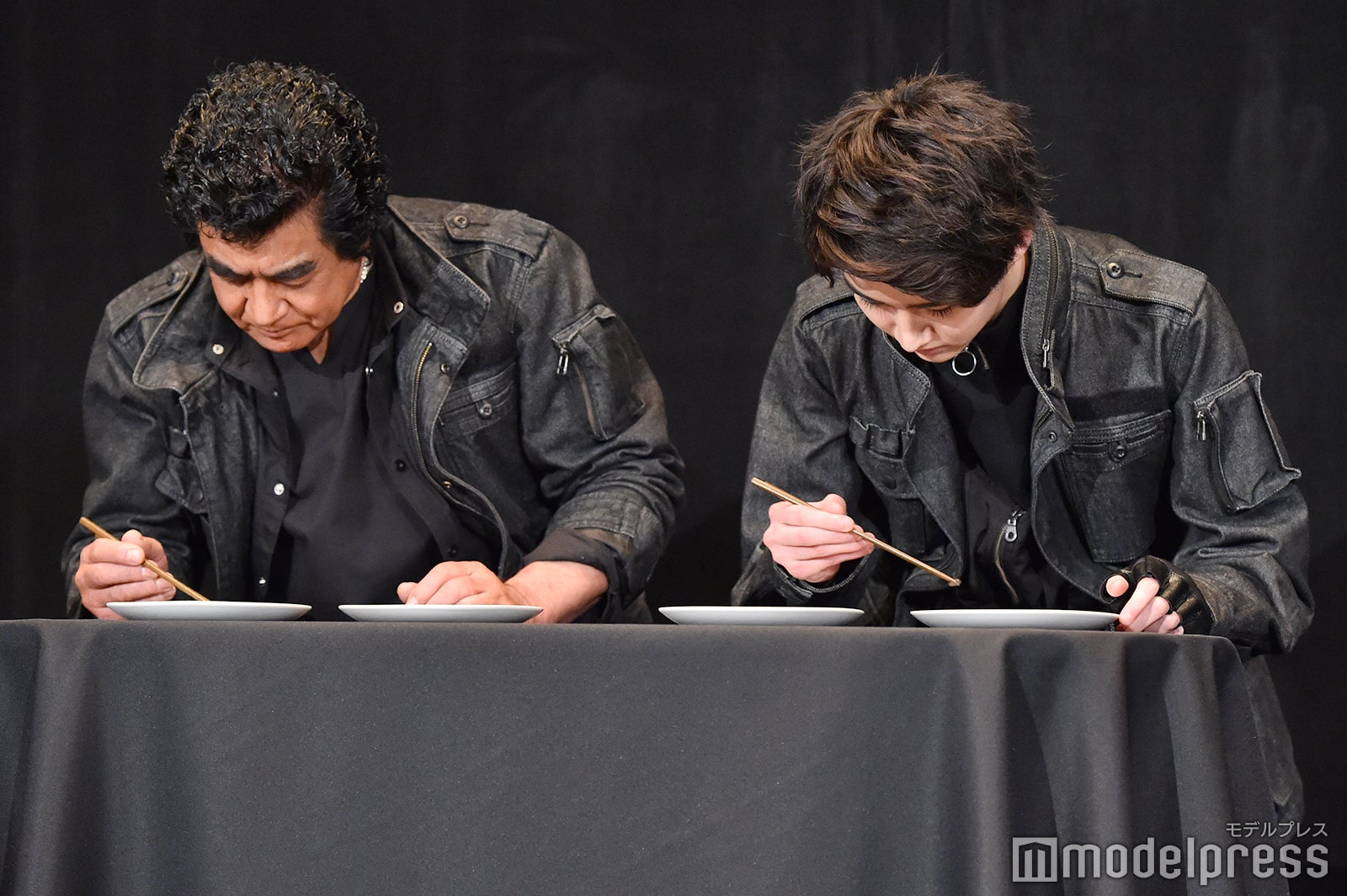 藤岡弘、藤岡真威人（C）モデルプレス