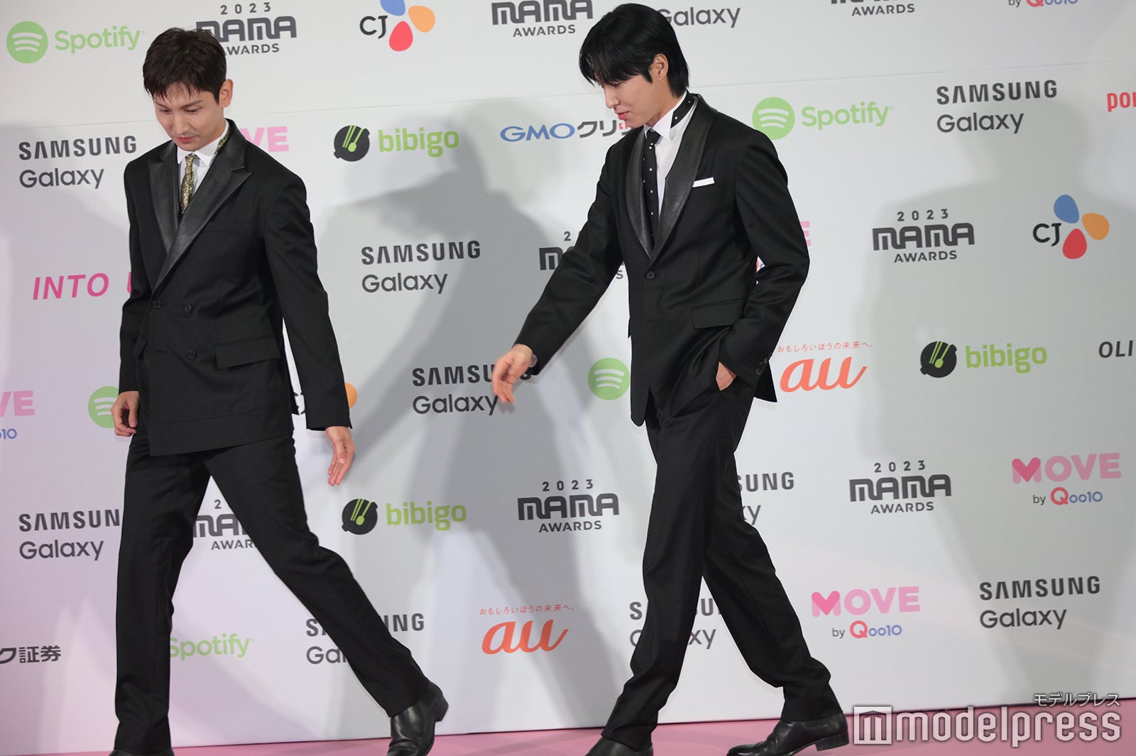 東方神起／（左から）チャンミン、ユンホ（C）モデルプレス