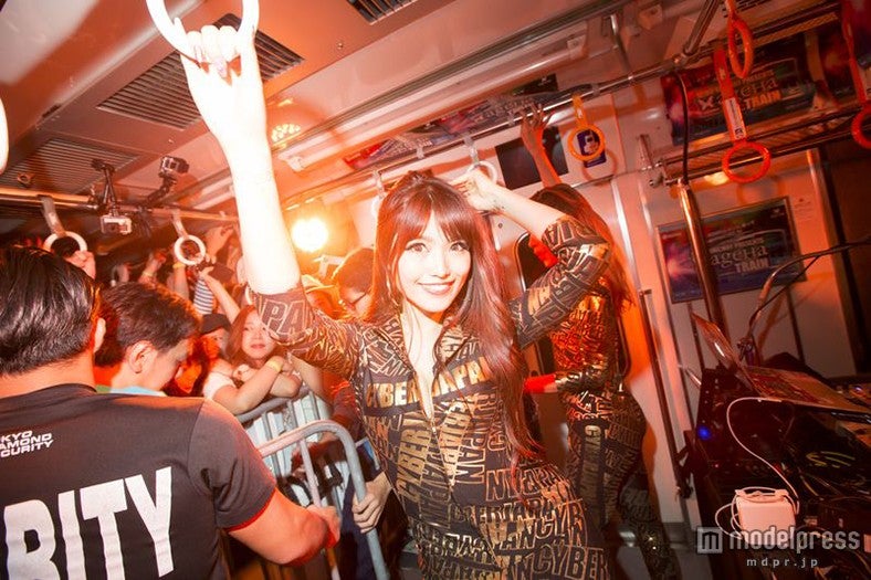 CYBERJAPAN DANCERS／Mika