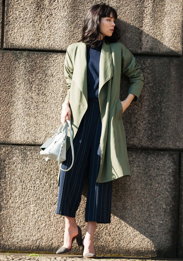 【SET】クルーネック畦ニットトップス+刺繍ストライプクロップドバギーパンツ「STYLEST」7,050円（税込）／画像提供：STYLEST