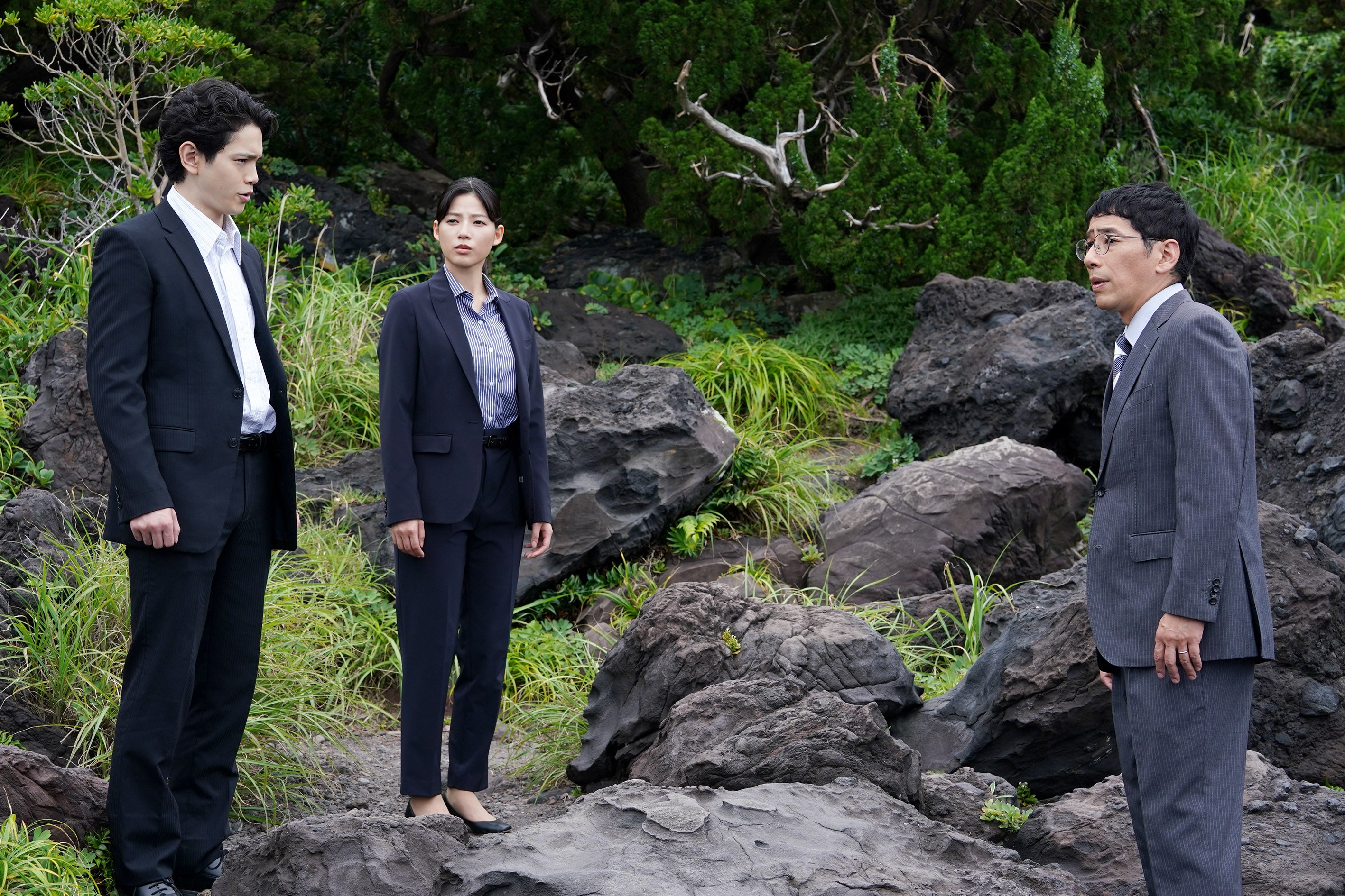 鈴木康介、石井杏奈、野間口徹「彼女たちの犯罪」第2話より（C）読売テレビ