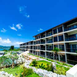 沖縄に新リゾートホテル「BATON SUITE 沖縄古宇利島」全室オーシャンビュー&スイート仕様の35室