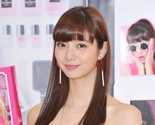 新川優愛、SEXYなバービー風衣装で美脚披露「恥ずかしい」
