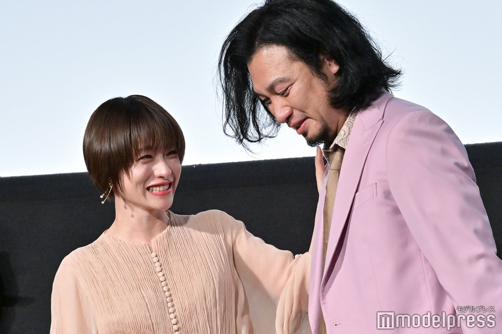 石原さとみ、青木崇高（C）モデルプレス