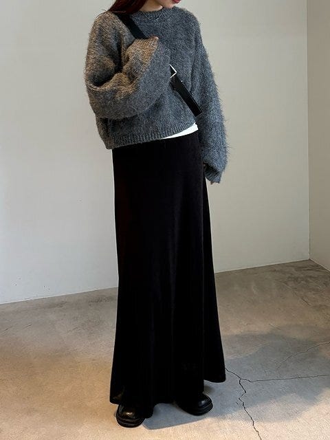黒ロングスカート コーデ 黒ロングスカートコーデ2