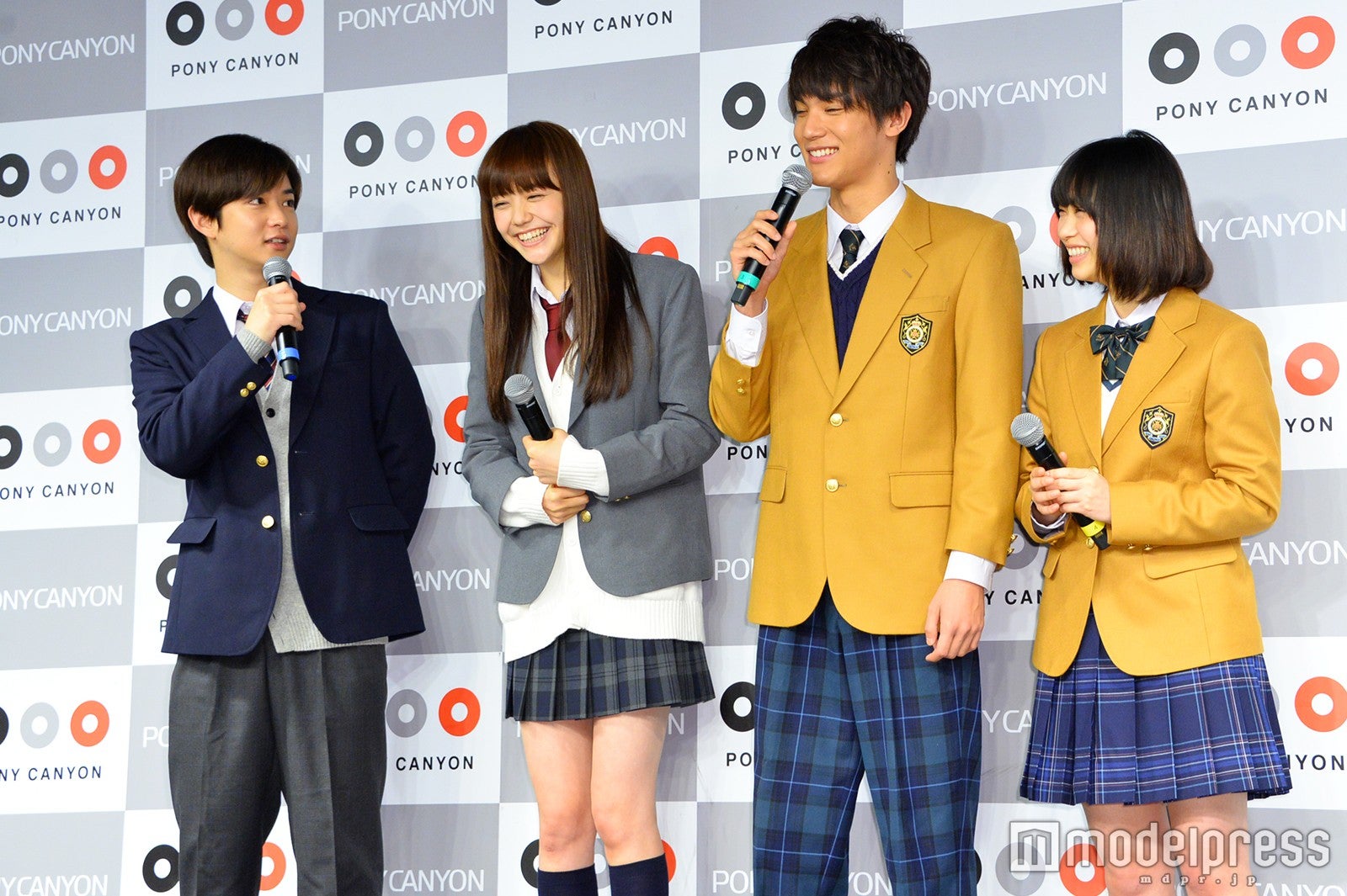 （左から）千葉雄大、松井愛莉、中川大志、森川葵（C）モデルプレス