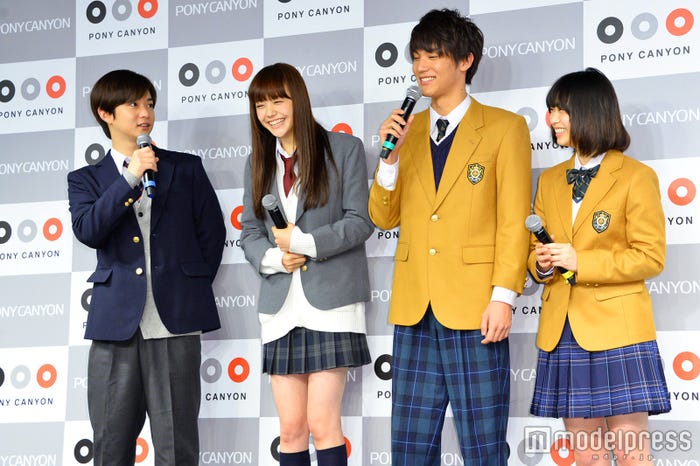 (左から)千葉雄大、松井愛莉、中川大志、森川葵(C)モデルプレス