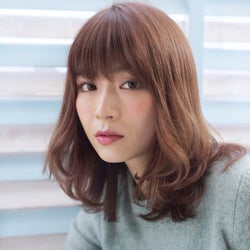 人気のフェミニンミディアムヘア6選 上品で可愛い モデルプレス 人気のフェミニンミディアムヘア6選 上品で可愛い モデルプレス