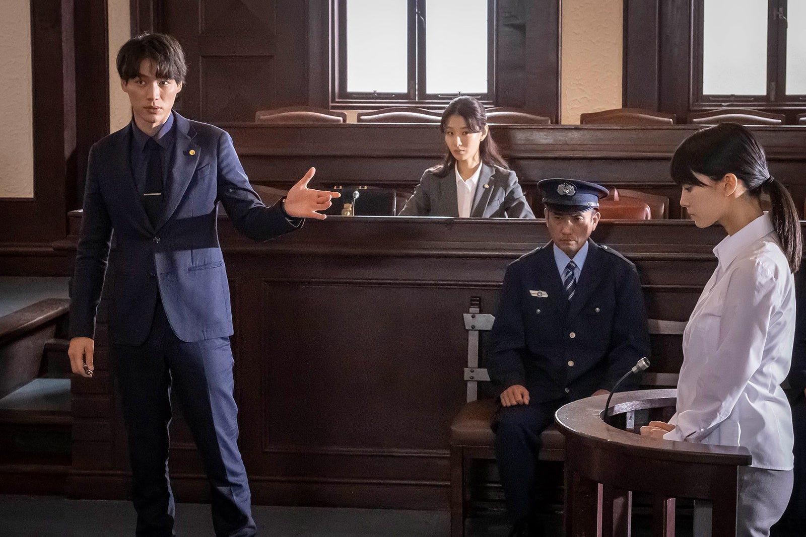 福士蒼汰、玄理、田中真琴「弁護士ソドム」第6話より（C）テレビ東京