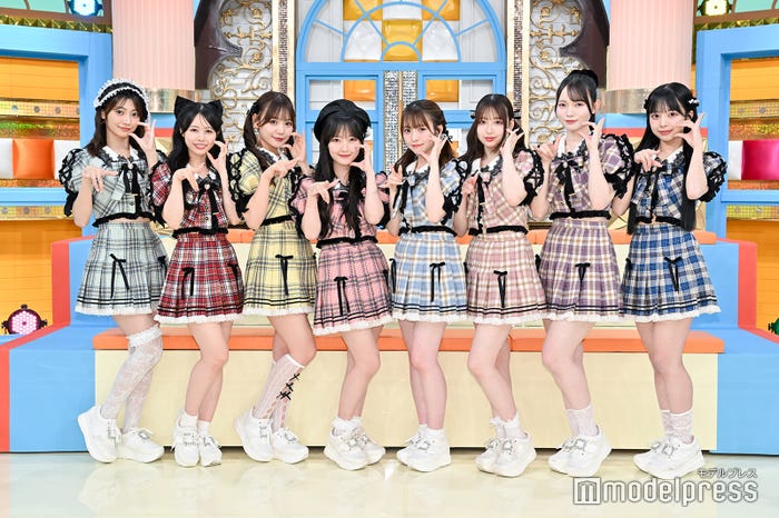 (左から)板倉可奈、佐野愛花、古澤里紗、川本笑瑠、梅田みゆ、桜庭遥花、真鍋凪咲、増田彩乃(C)モデルプレス