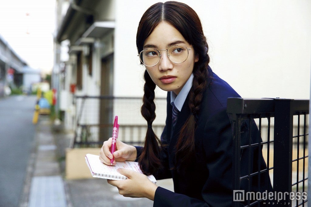 「こんな小松菜奈見たことない」　ガラリ変貌で新境地