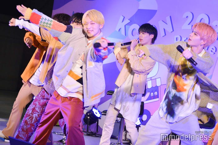 「IT’S A BOP」を踊るOCTPATH (C)モデルプレス