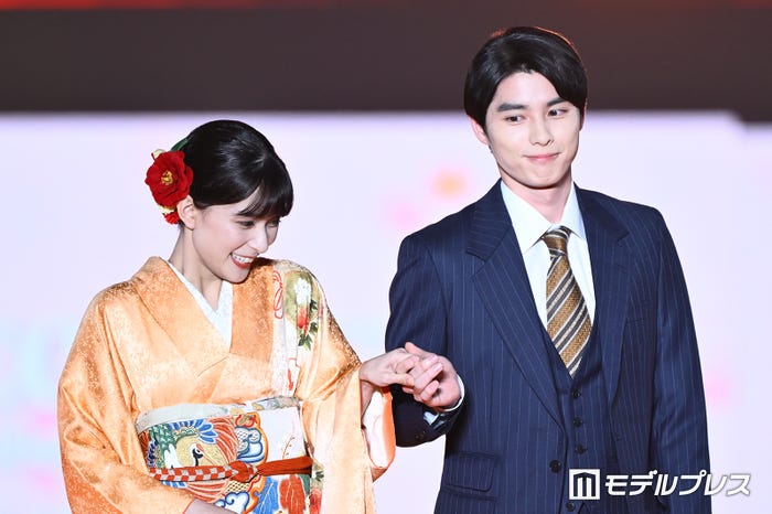 芳根京子、本田響矢(C)モデルプレス