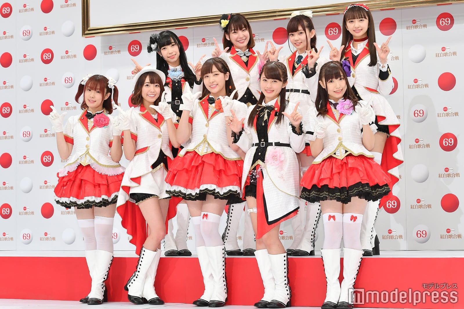 Aqours／（前列左から）降幡愛、斉藤朱夏、伊波杏樹、逢田梨香子、鈴木愛奈（後列左から）小林愛香、高槻かなこ、諏訪ななか、小宮有紗（C）モデルプレス