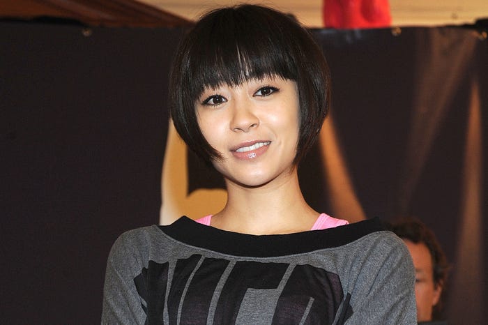 宇多田ヒカル 2年ぶりレアな自撮り公開 ファンから反響続々 モデルプレス 宇多田ヒカル 2年ぶりレアな自撮り公開 ファンから反響続々 モデルプレス