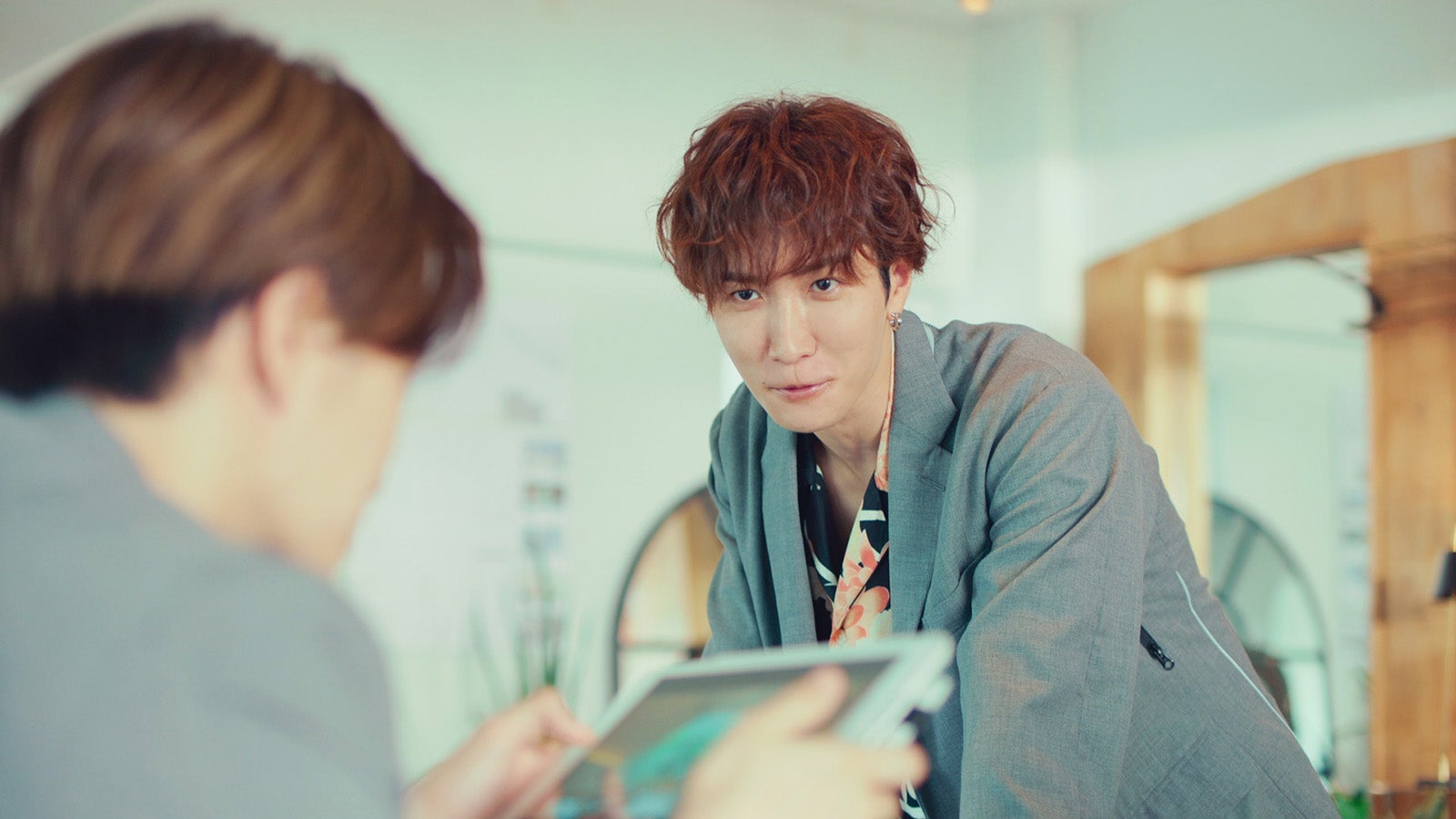 菊池風磨、渡辺翔太「ウソ婚」第8話より（C）カンテレ／ジェイ・ストーム