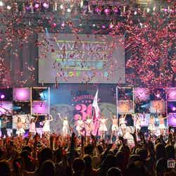 「30th Anniversary ViVi Night in TOKYO 2013～ViVi Festival Colorful World～」フィナーレの模様