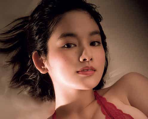筧美和子、SEXY赤ランジェリーで豊満バストあらわ「今までにないグラビアです」